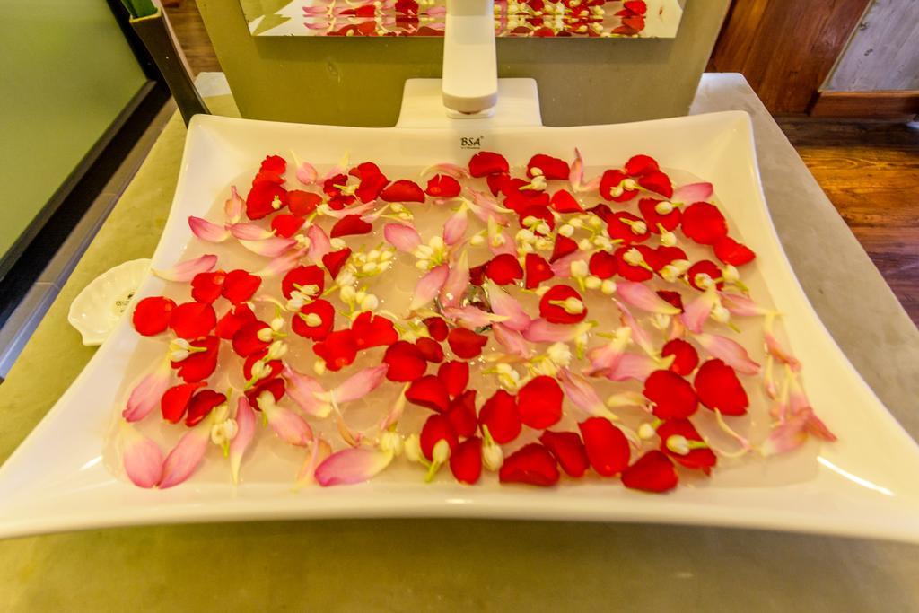 Double Leaf Boutique Hotel Пном Пен Екстериор снимка