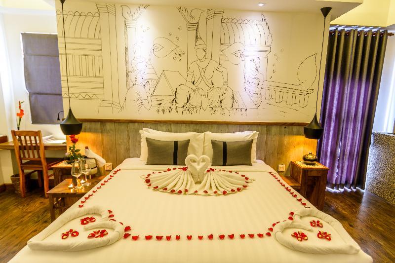 Double Leaf Boutique Hotel Пном Пен Екстериор снимка